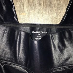 Carbon38 High Waisted Takara 7/8 leggings.